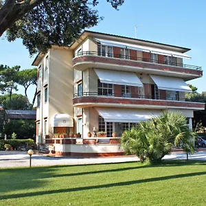 Edera Marina di Pietrasanta
